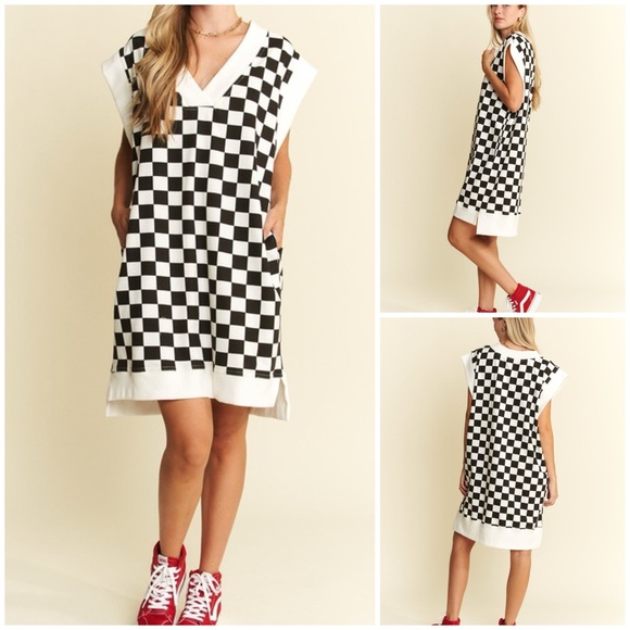 Dresses & Skirts - 🎉 JUST ARRIVED 🎉 Checkered Dress